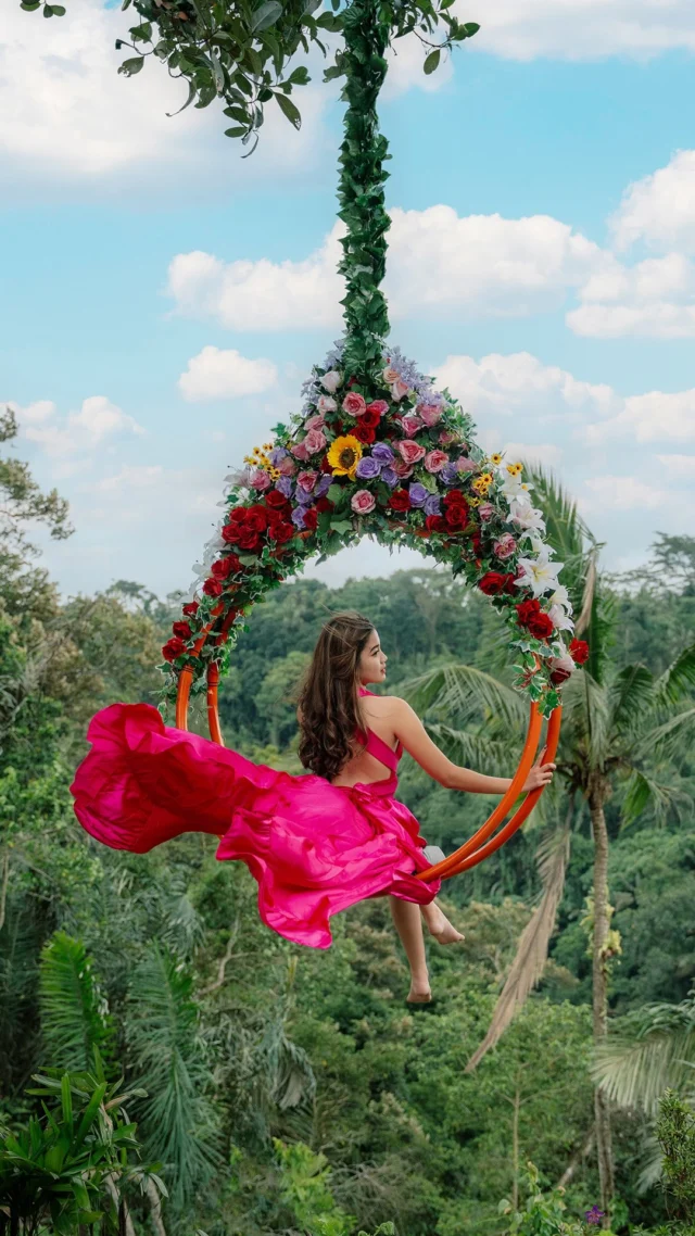 Some places just feel unreal The pose. The view. The quiet little moments in between From the Bloom Ring Swing to the koi pond boat high above the Ayung River Valley Every corner feels made for memories. Nature. Beauty. Soft breeze. A little escape from everything Would you try all the spots?