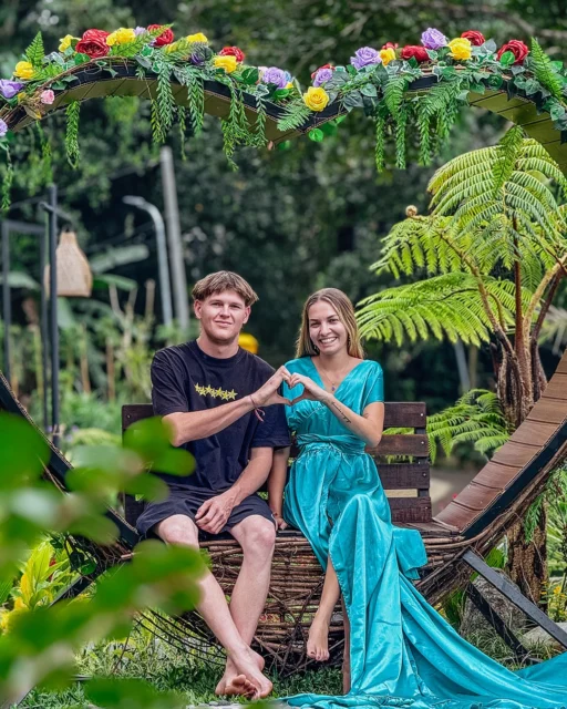 Pretty views. Cute moments. Jungle vibes. From the Bloom Ring Swing to cozy moments at Pertiwi Café and romantic spots above the Ayung River Valley Every corner feels photo-ready Come for the swing. Stay for the atmosphere Which spot would you try first?