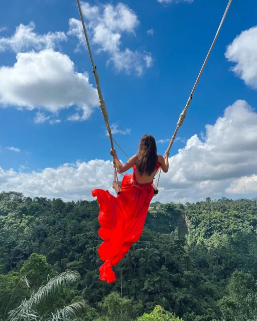 Bali swing, but make it peaceful Bird Nest. Bloom Ring Swing. Woven Nest. Adventure Swing. Stairs to Heaven. And that’s only a few of the many photo spots and swing experiences waiting here Tucked above the Ayung River Valley, Pertiwi Jungle Swing gives you a quieter side of Bali — calm, green, fresh, and far from the crowds Belasan spot foto dan wahana swing, all in one beautiful jungle setting. Come for the photos. Stay for the views and the feeling. Which spot would you try first?