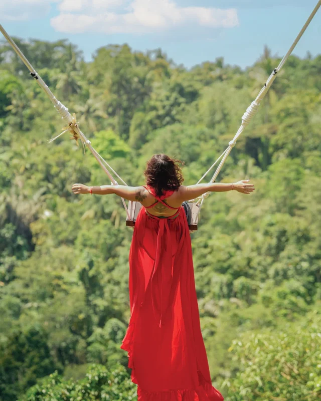 A little adventure. A little romance. A lot of beautiful moments. Adventure Swing. Bloom Ring Swing. Love Seat. And that’s just a glimpse of what’s waiting here. Discover a collection of unique photo spots and swing experiences surrounded by cool, peaceful jungle near Ubud Come for the swing. Stay for the views. Get instant quote and exclusive direct online offer on our website.
