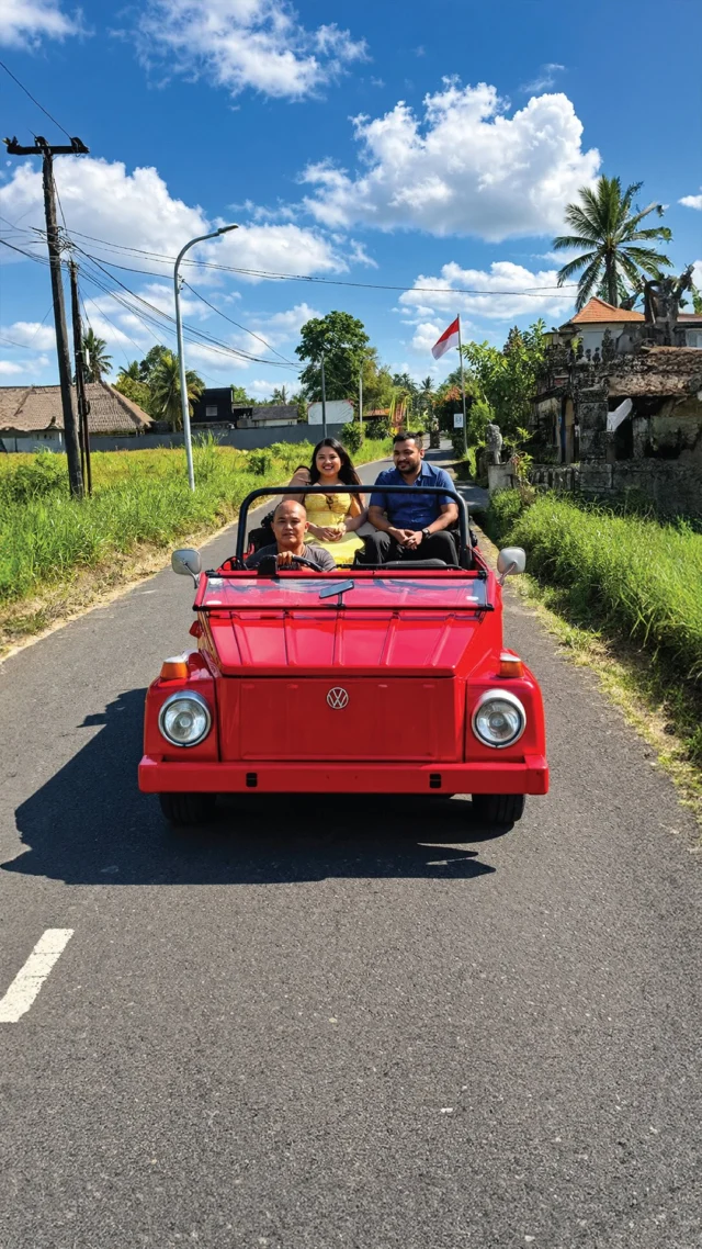 Some Bali moments are even better with your favorite person. Take a step back from the busy streets and enjoy a vintage VW Safari ride through Bongkasa Village, with beautiful rice field views and the charm of Bali’s countryside. No rush, no busy itinerary. Just the two of you, a classic ride, and time to enjoy the journey together. A little vintage romance for your Bali getaway.